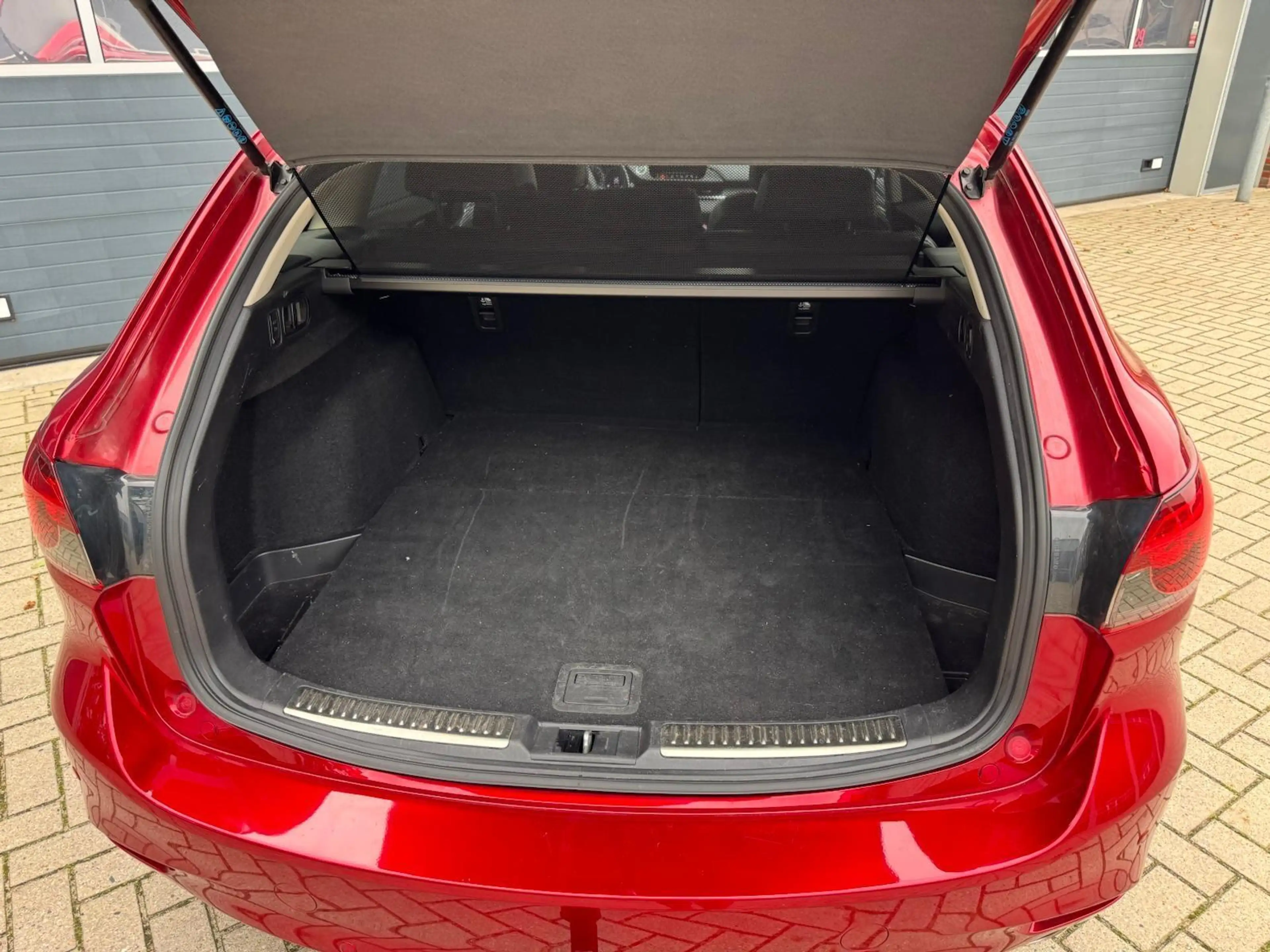 Mazda 6 Sportbreak 2.0 SkyActiv-G 165 Business — photo 8