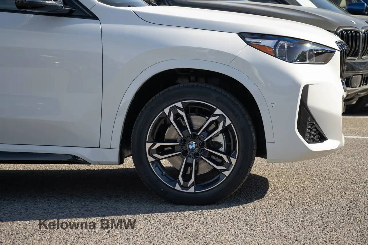 BMW X1 снимка BMW X1