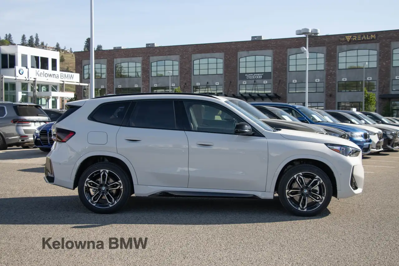BMW X1 снимка BMW X1