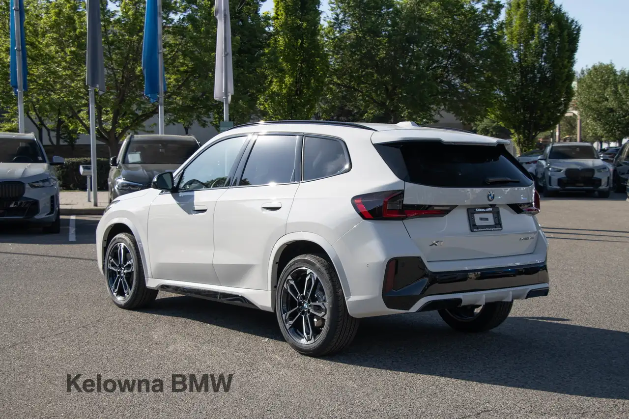 BMW X1 снимка BMW X1