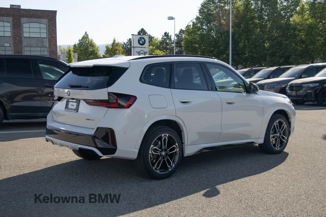 BMW X1 снимка BMW X1