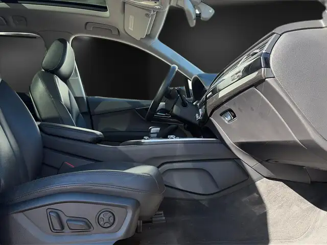 Audi Q7 view 15