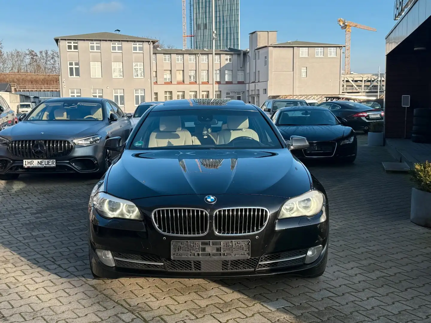 BMW 525 d Lim. Leder*SD*Xenon*Frontentertainment*Navi Schwarz - 2