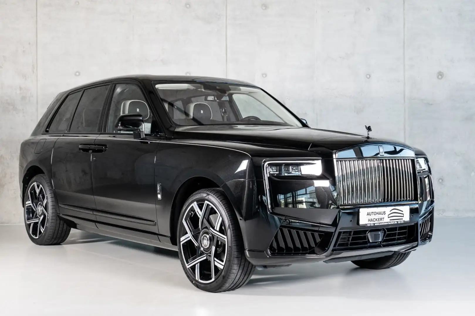 Rolls-Royce Cullinan BLACK BADGE FACELIFT Black Black Fekete - 1