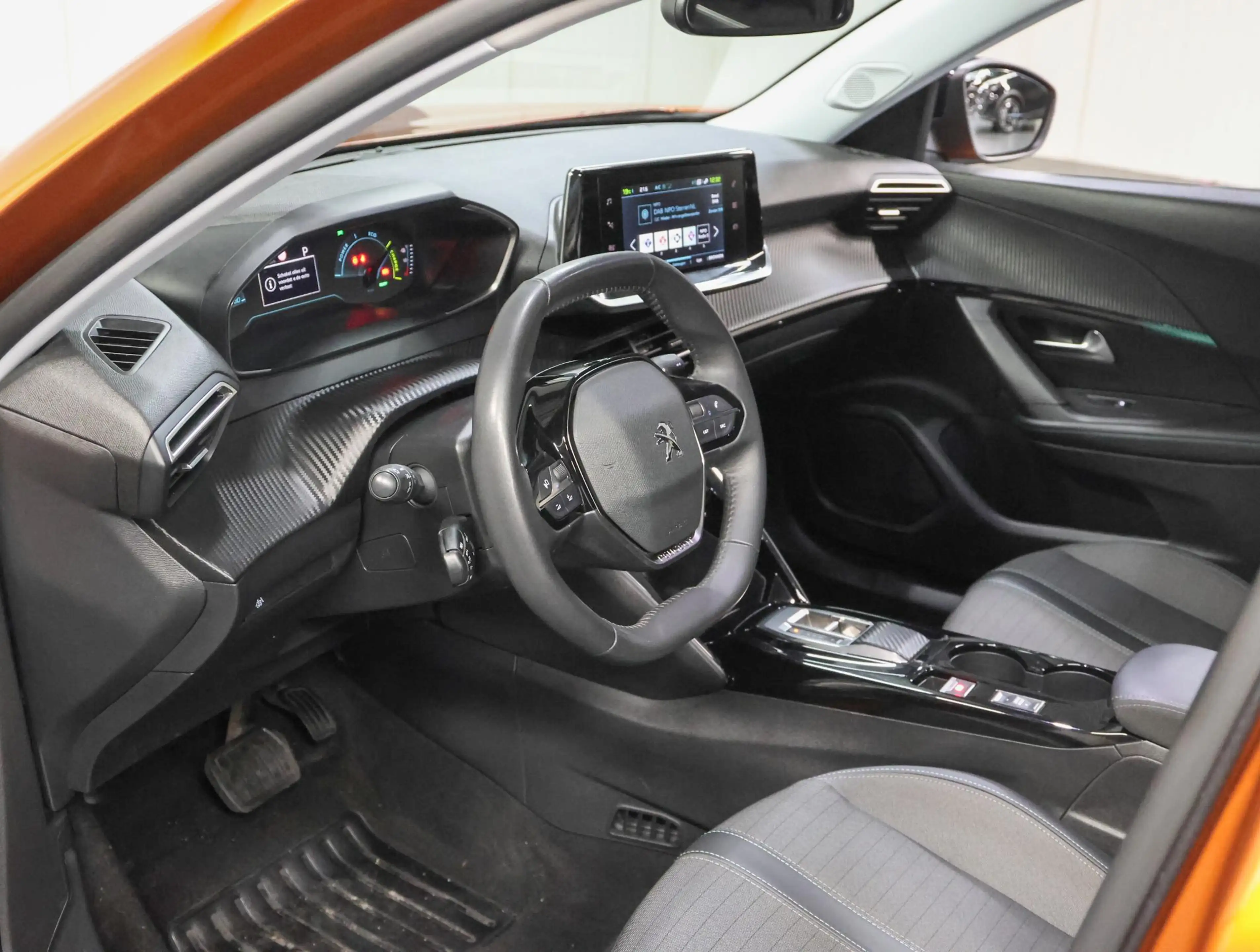 Peugeot e-2008 EV Allure 50 kWh 136PK | 1ste eigenaar | ACCU 91% — photo 12