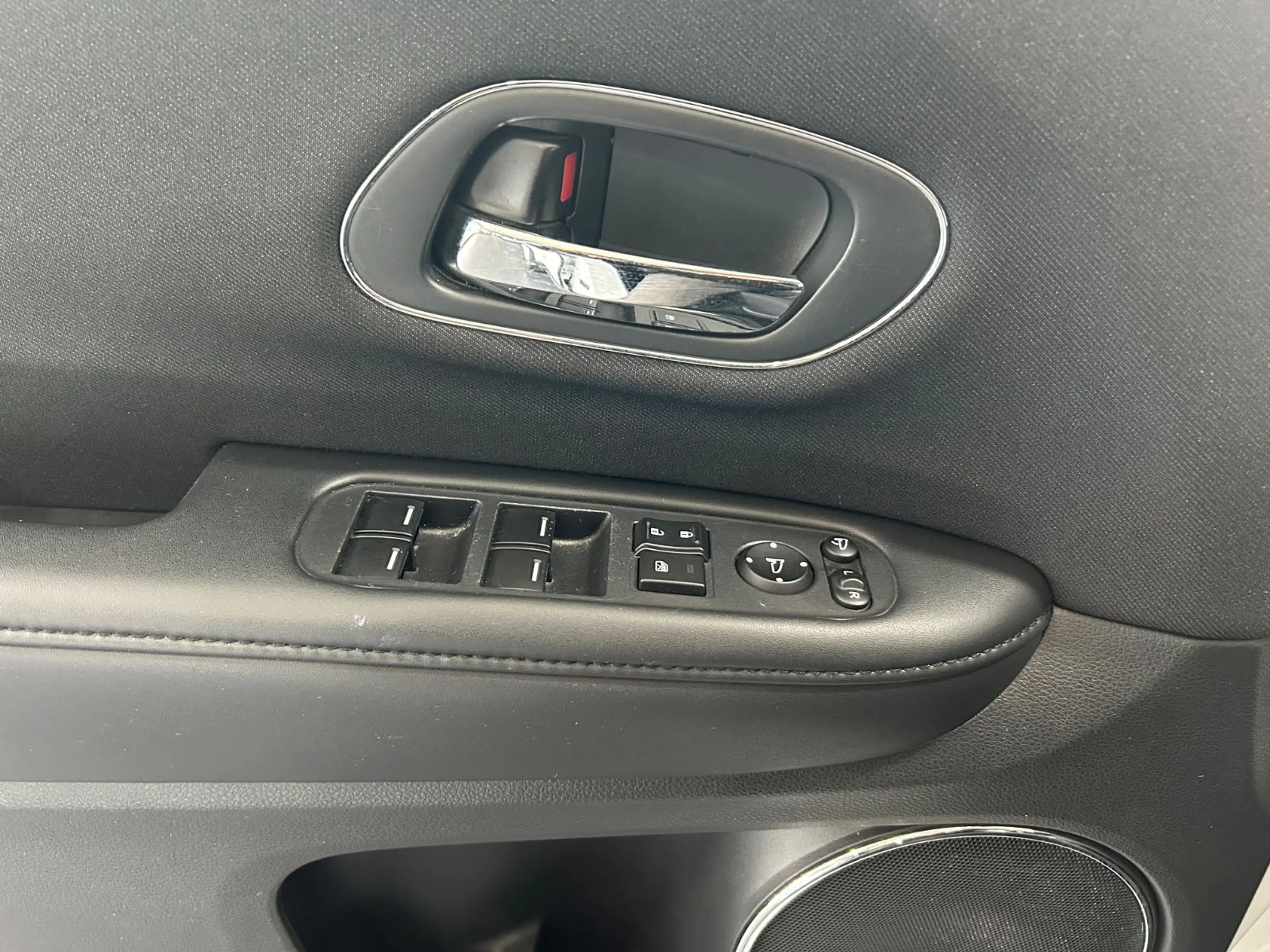 Honda HR-V 1.5 i-VTEC Elegance Navi Kamera — photo 13