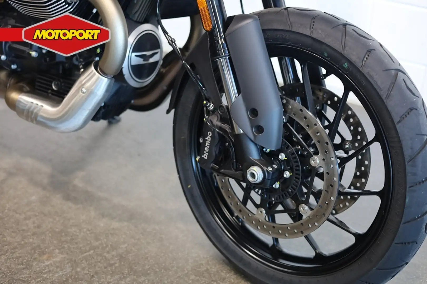 Moto Guzzi V 85 Strada Negru - 2