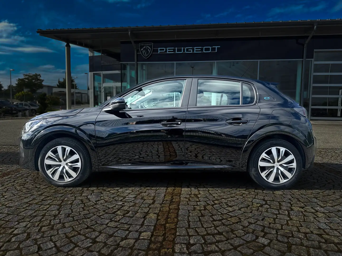 Peugeot 208 Allure Noir - 1