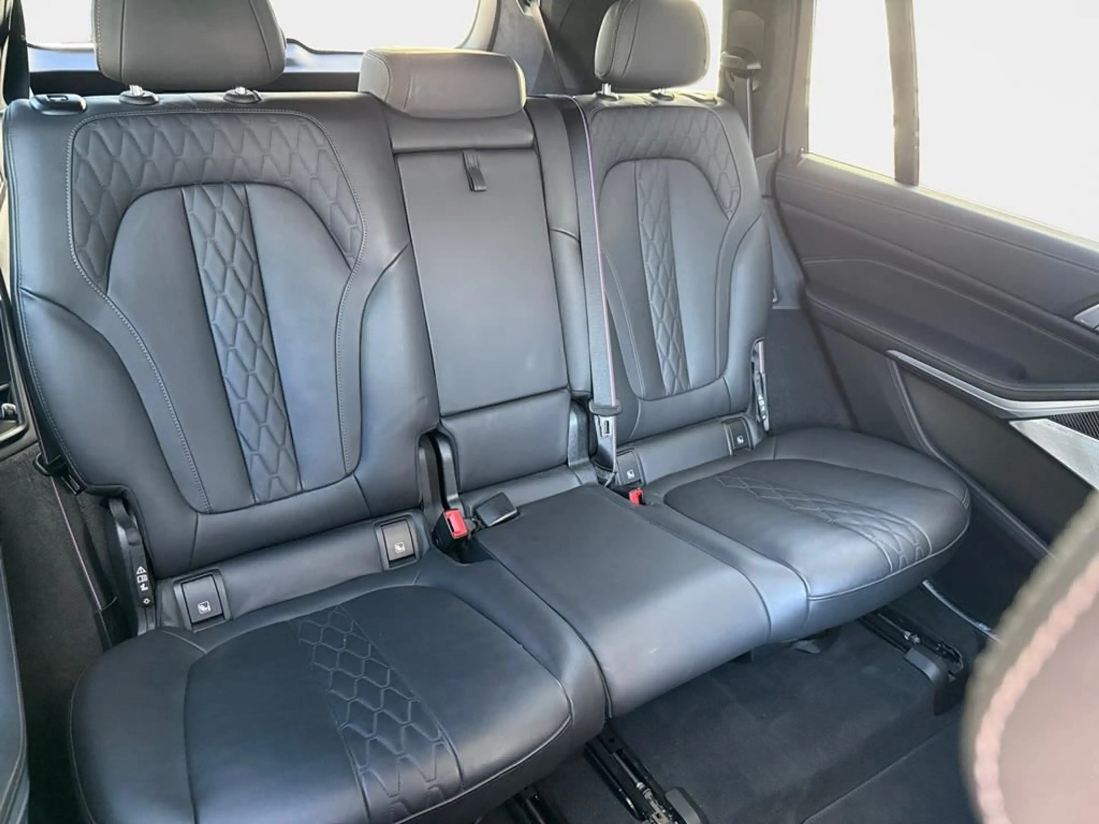 BMW X7 M Sport Pro — photo 14