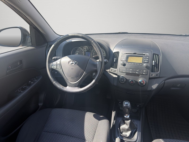 Hyundai i30 cw FIFA WM Edition *TÜV NEU*SHZ*KLIMA* — photo 14