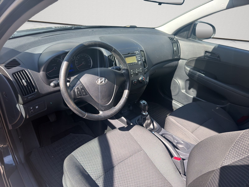 Hyundai i30 cw FIFA WM Edition *TÜV NEU*SHZ*KLIMA* — photo 8