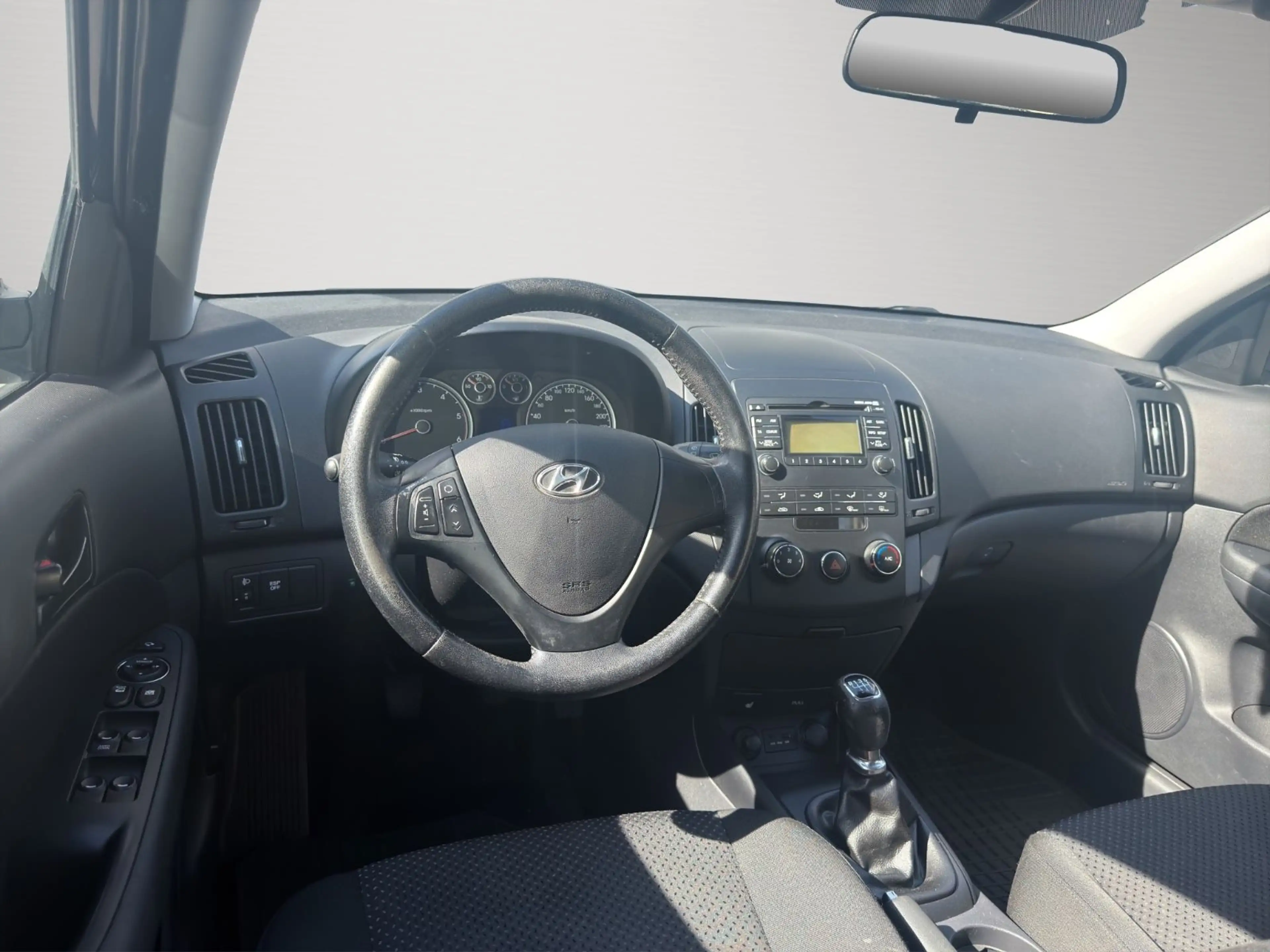 Hyundai i30 cw FIFA WM Edition *TÜV NEU*SHZ*KLIMA* — photo 11