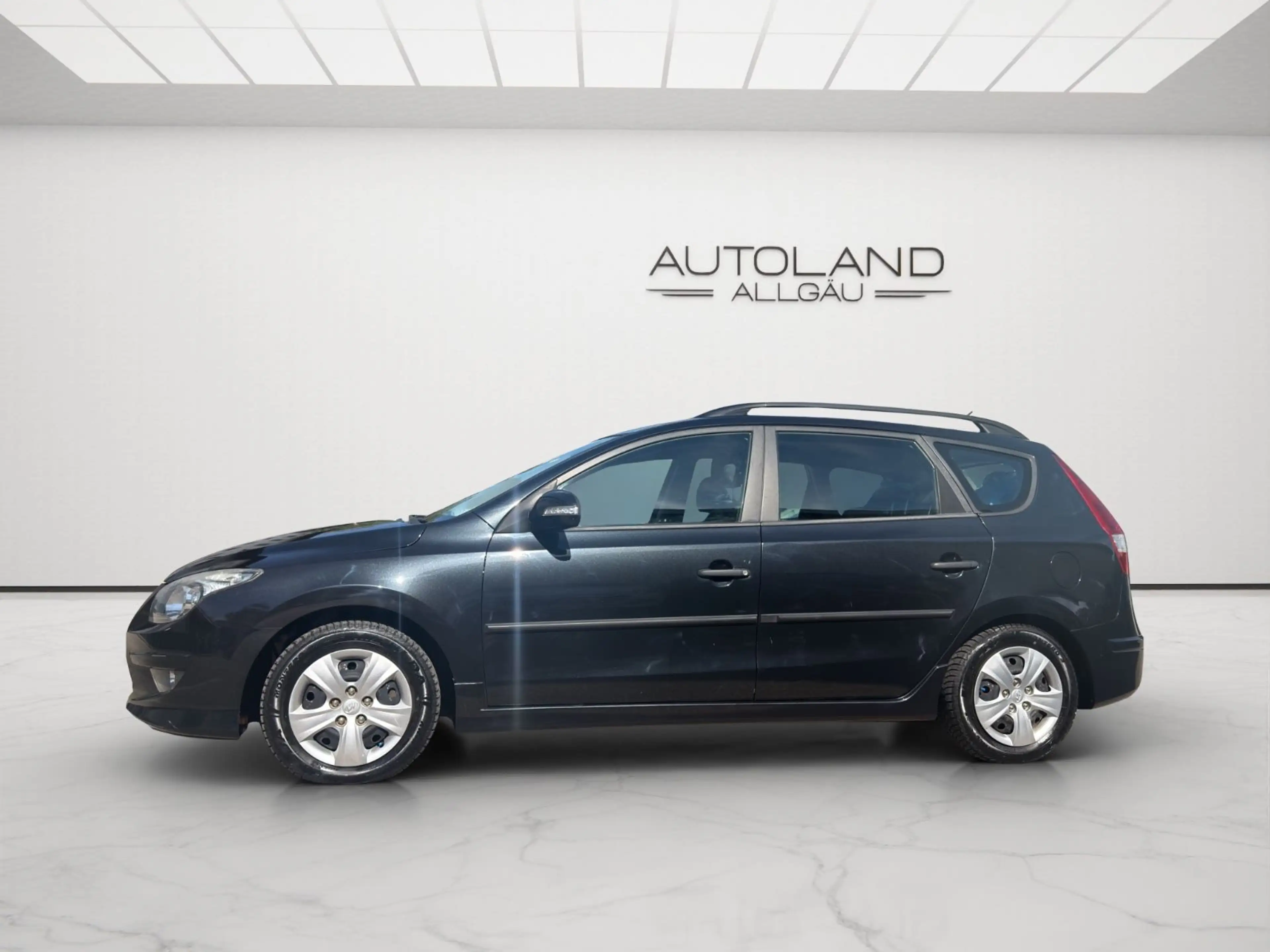 Hyundai i30 cw FIFA WM Edition *TÜV NEU*SHZ*KLIMA* — photo 3