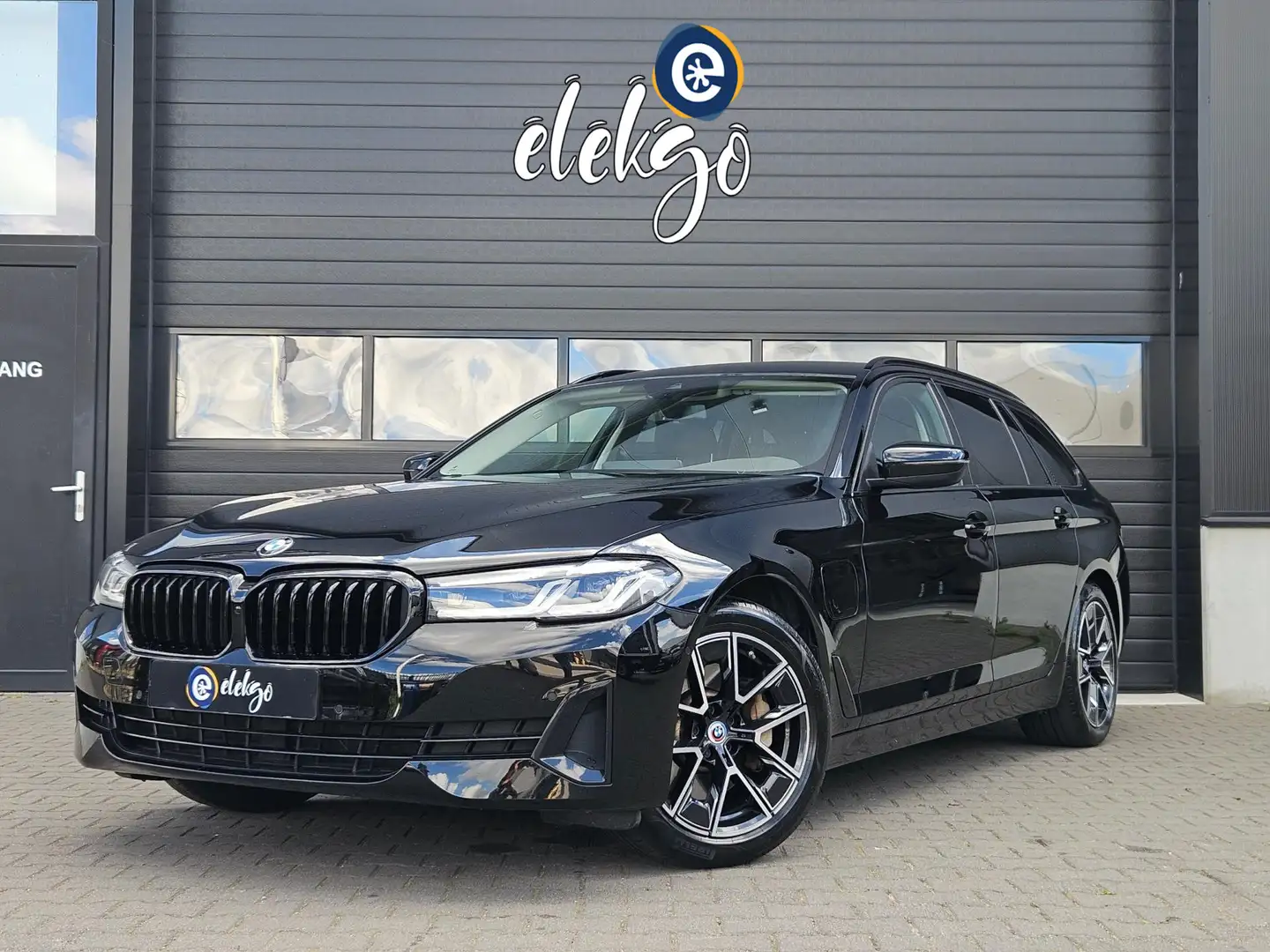 BMW 530 5-serie Touring 530e Business Edition Plus 292 PK| Zwart - 1