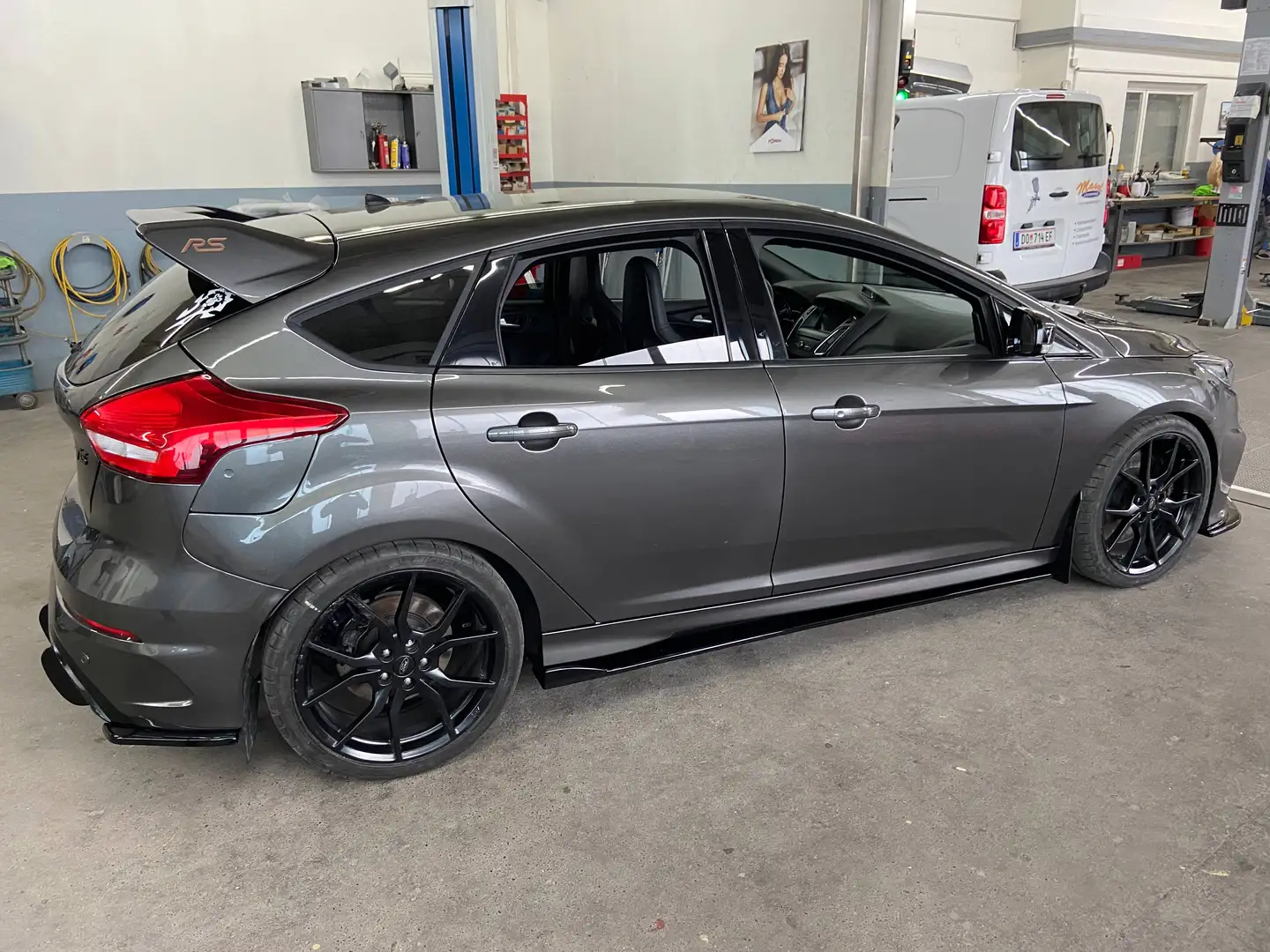Ford Focus RS Grau - 2