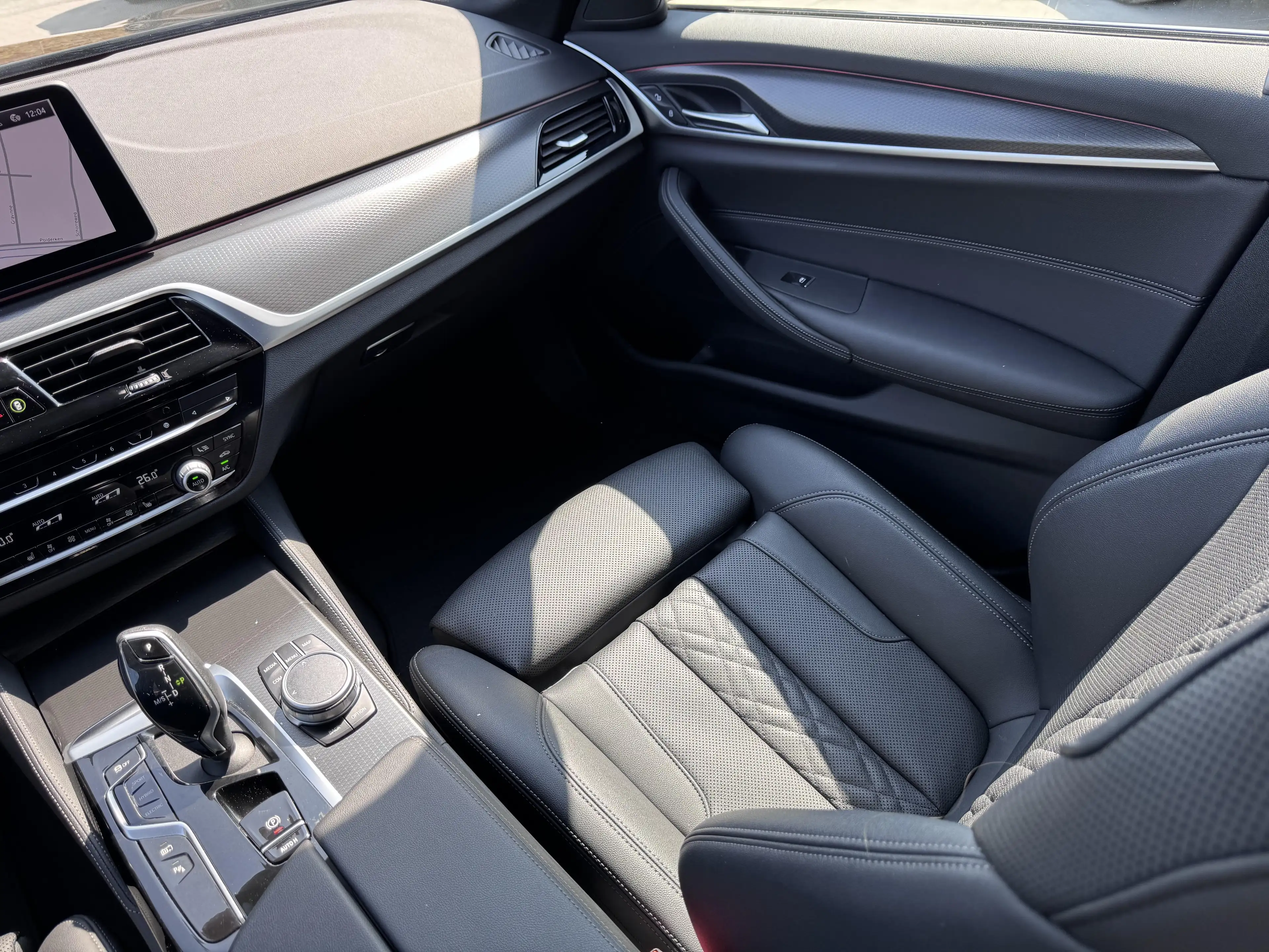 BMW 545 e xDrive M-Sport | ACC | Camera | Winterpack — photo 10