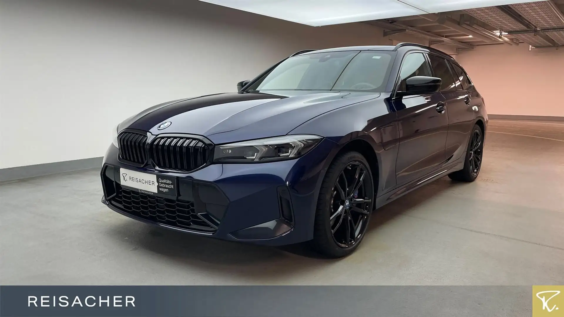 BMW 330 e xDrive Tou M-Sport PRO AHK DA PA LM19" Blau - 1