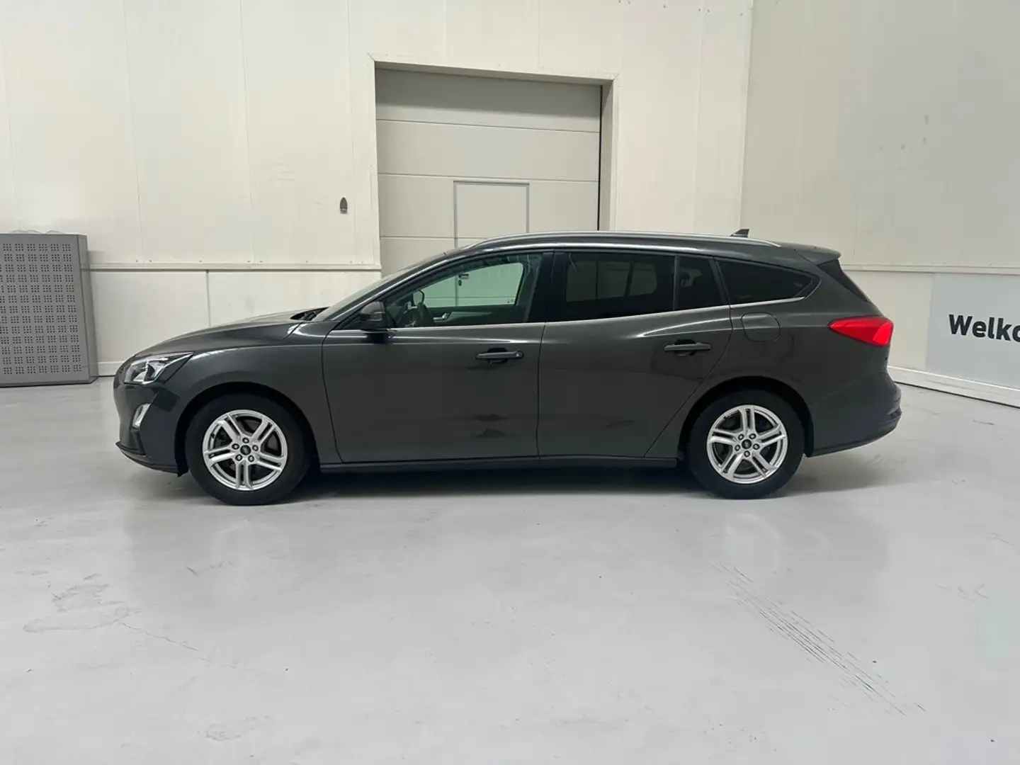 Ford Focus * Benzine 100pk - GPS * Šedá - 2