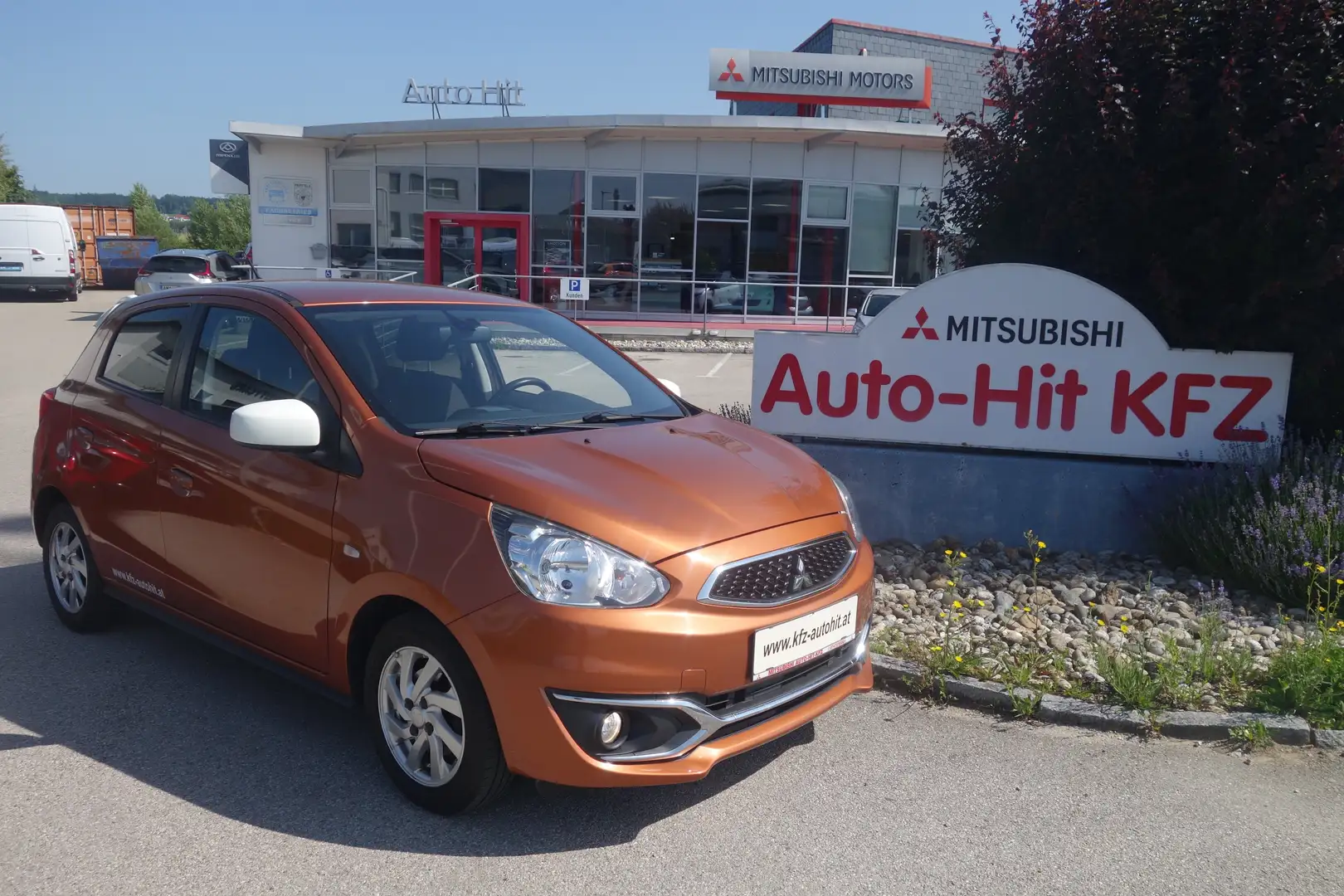 Mitsubishi Space Star 1,2 MIVEC Invite***Klimaautomatik/Tempomat*** Orange - 1