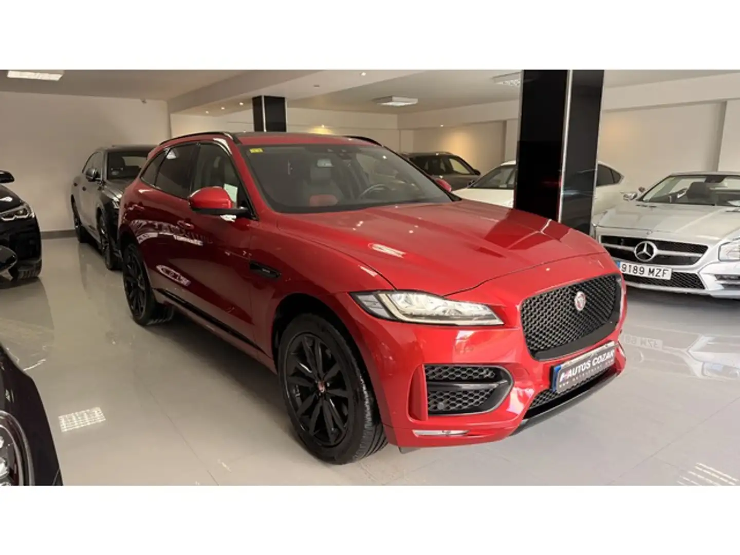 Jaguar F-Pace 3.0TDV6 R-Sport Aut. AWD Rouge - 1