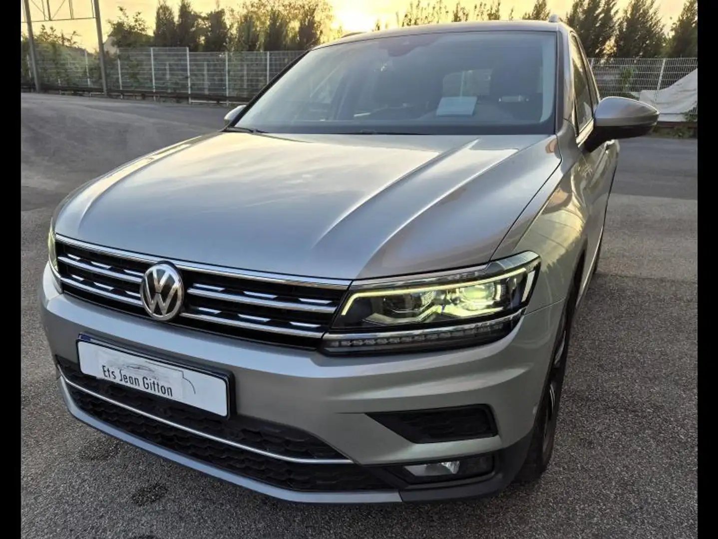 Volkswagen Tiguan 1.5 TSI EVO 150ch Carat Exclusive DSG7 Euro6d-T Gris - 2