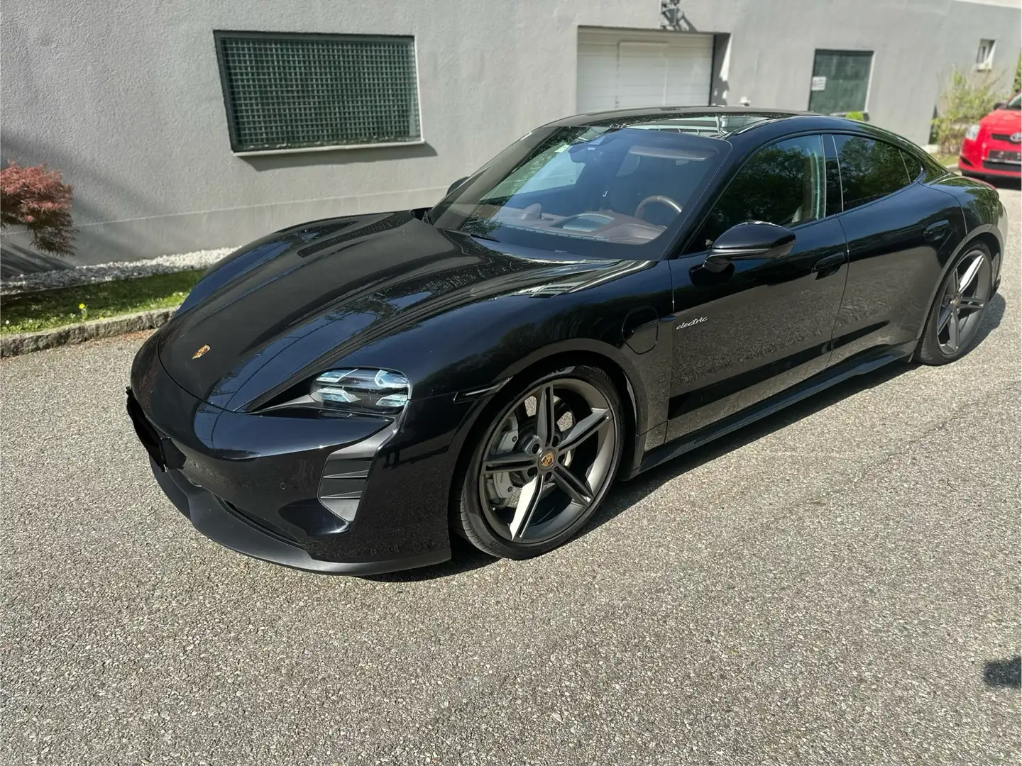 Porsche Taycan 4S Performancebatterie Plus / VOLL 8-Fach Bereift Schwarz - 1