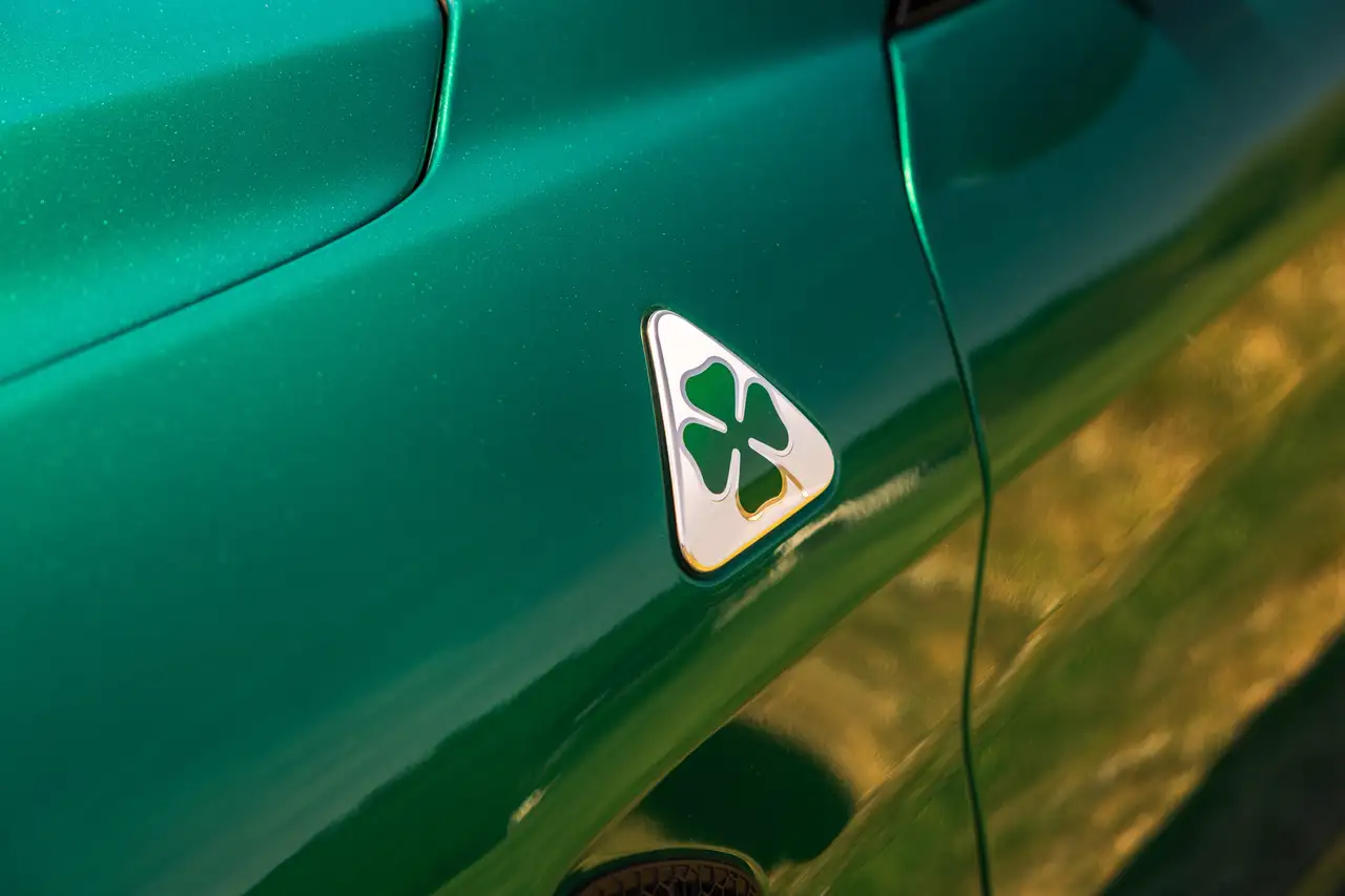 Alfa Romeo Giulia 2023 — фото 8