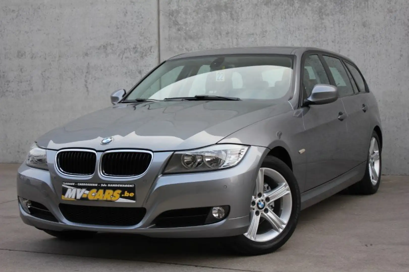 BMW 318 318i/pdc/Trekhaak/multistuur/leder... Grijs - 2