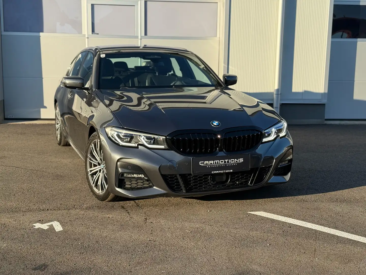 BMW 318 318 d M Sport | Laserlight | Headup | ACC Grau - 1