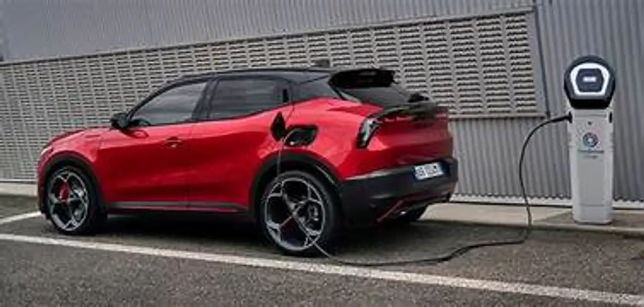Alfa Romeo Junior 2026