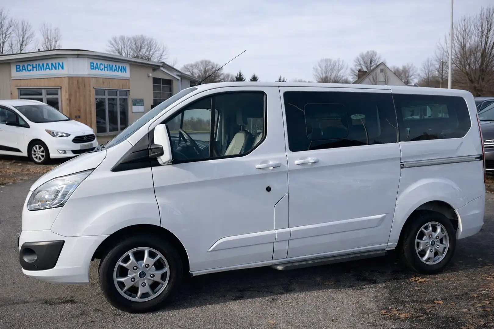 Ford Transit Custom 300 L1 Tourneo Titanium Navi  Ledser 8 Sitze Weiß - 2