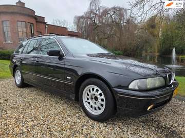 5-serie Touring 525i AUTOMAAT/leer/AIRCO/cruise
