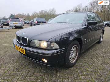 5-serie Touring 525i AUTOMAAT/leer/AIRCO/cruise