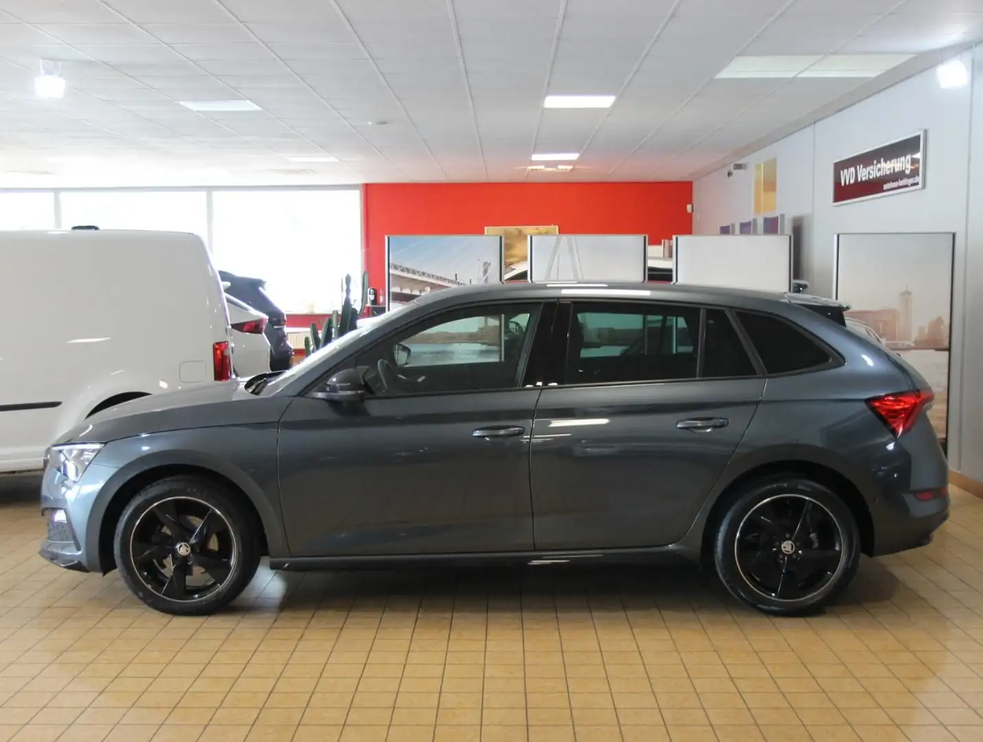 Skoda Scala Monte Carlo 1.0 TSI 6-Gang, Navi,ACC,Panor Grau - 2