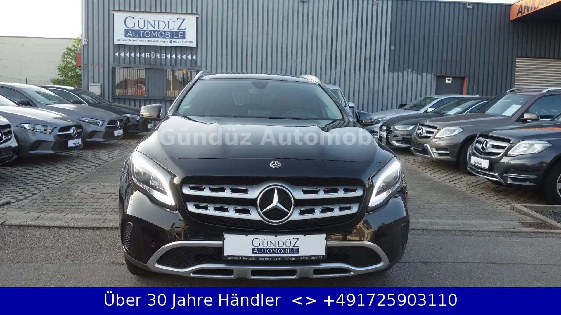 Mercedes-Benz GLA 220 d 7G-CDT 4Matic URBAN*LED*LEDER*NAVI Czarny - 2