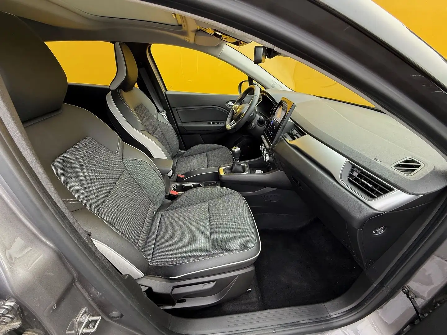 Renault Captur 1.3 TCE MILD HYBRID 140CH TECHNO Gris - 2