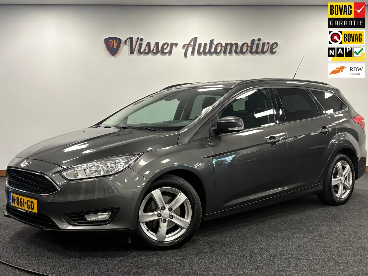 Ford Focus Wagon 1.0 Titanium Edition*Winterpakket*Airco*Crui Grijs - 1
