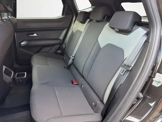 Dacia Duster view 12