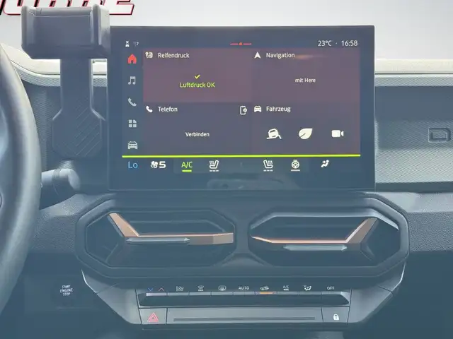 Dacia Duster view 14