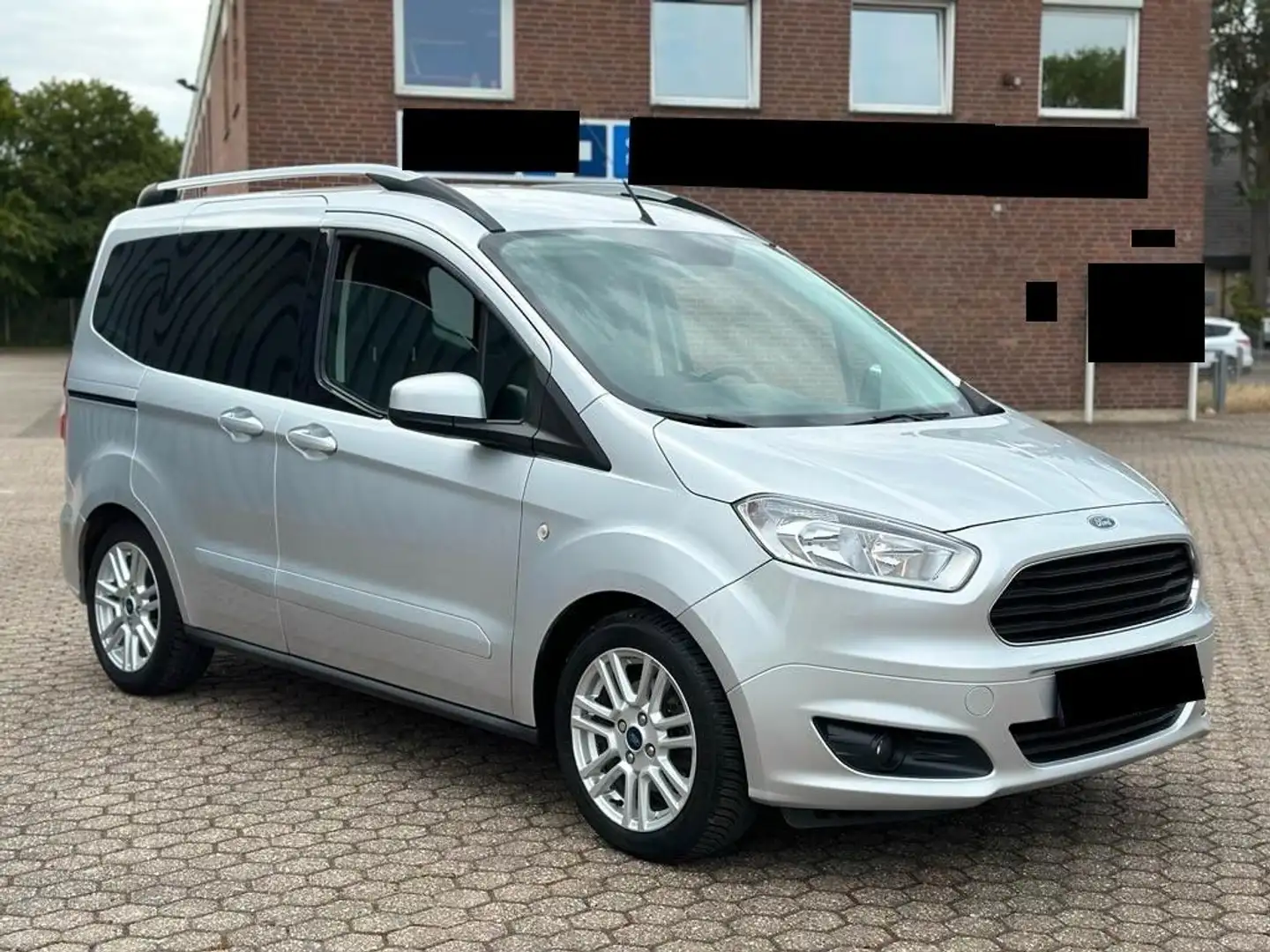 Ford Tourneo Courier 1.0 EcoBoost 100 CV Titanium GPL Zilver - 2