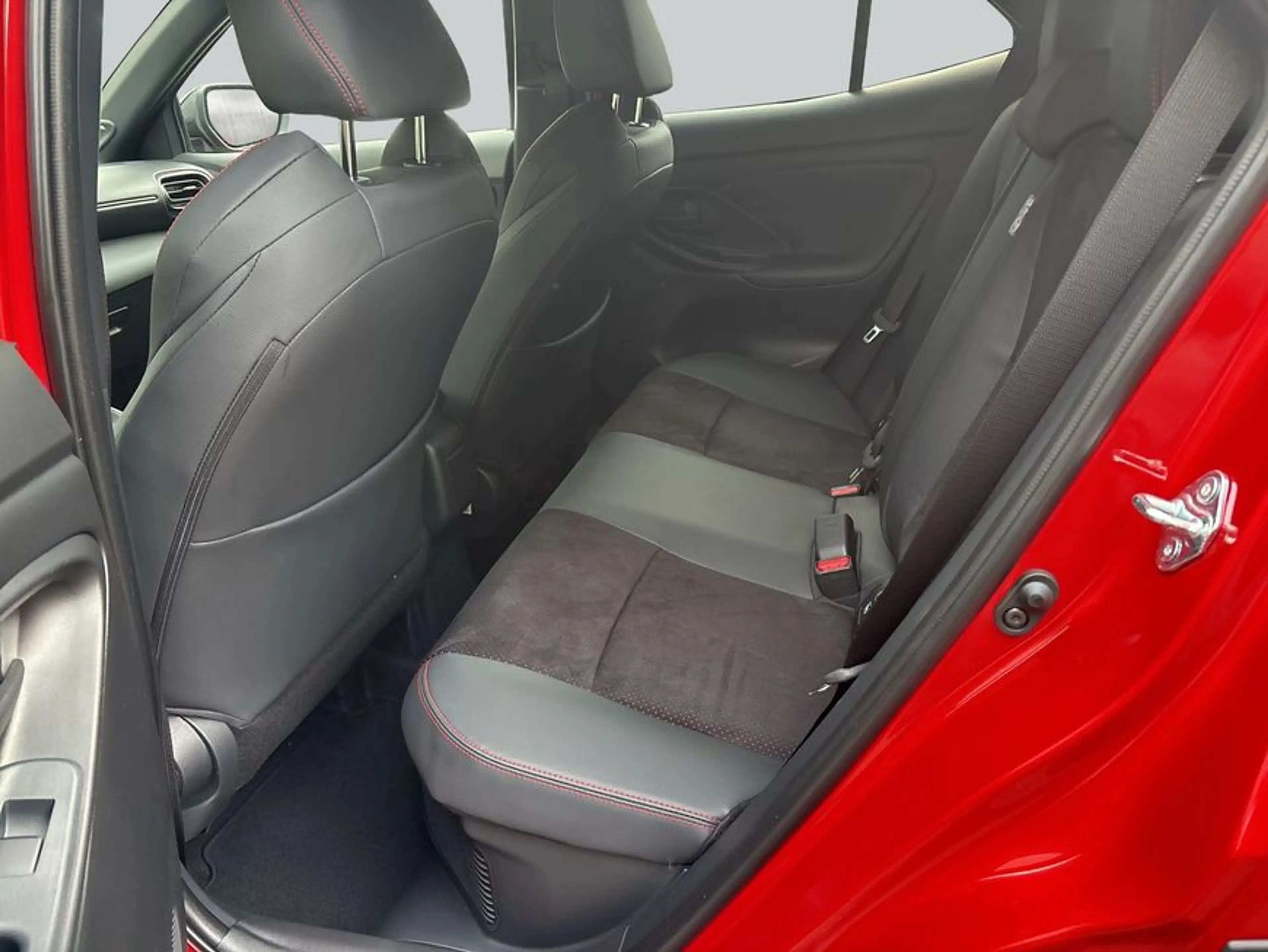Toyota Yaris Cross Hybrid GR Sport Premium-Paket JBL 360° — photo 11