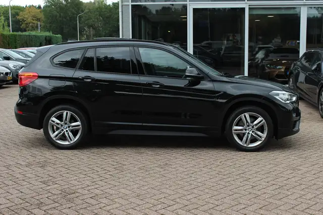 BMW X1 view 4