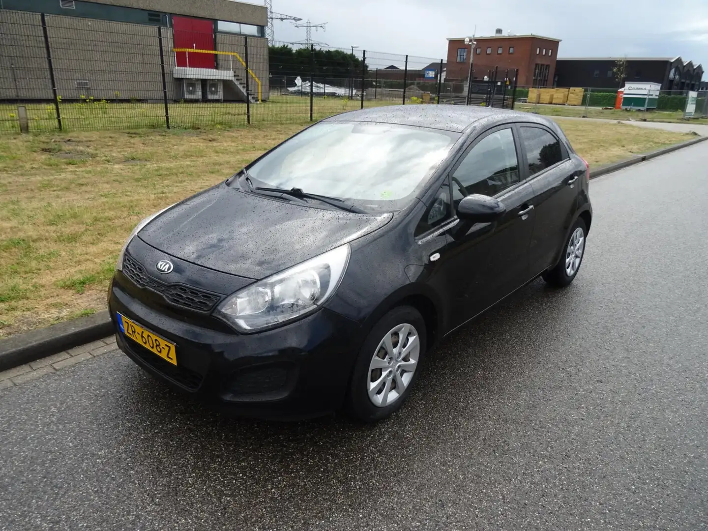 Kia Rio 1.1 CRDi BusinessLine Zwart - 1