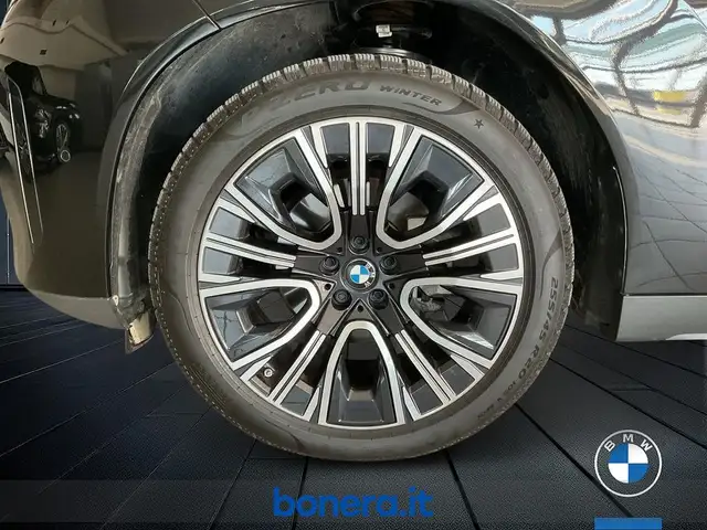 BMW X3 view 12