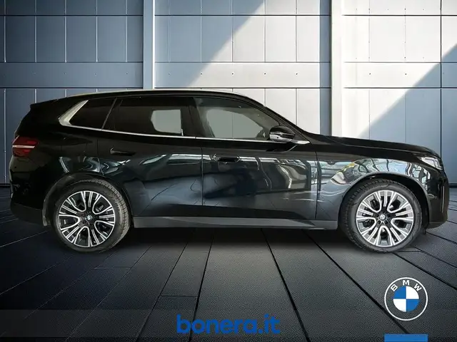 BMW X3 view 5