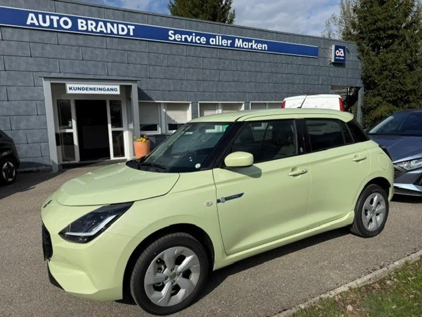 Suzuki Swift Swift 1,2 Hybrid DualJet Allgrip Shine Shine Grün - 1