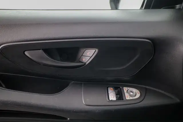 Mercedes-Benz Vito 119 CDI Kombi 4x4 PRO Extralang PTS Cam Keyl Ansicht 16