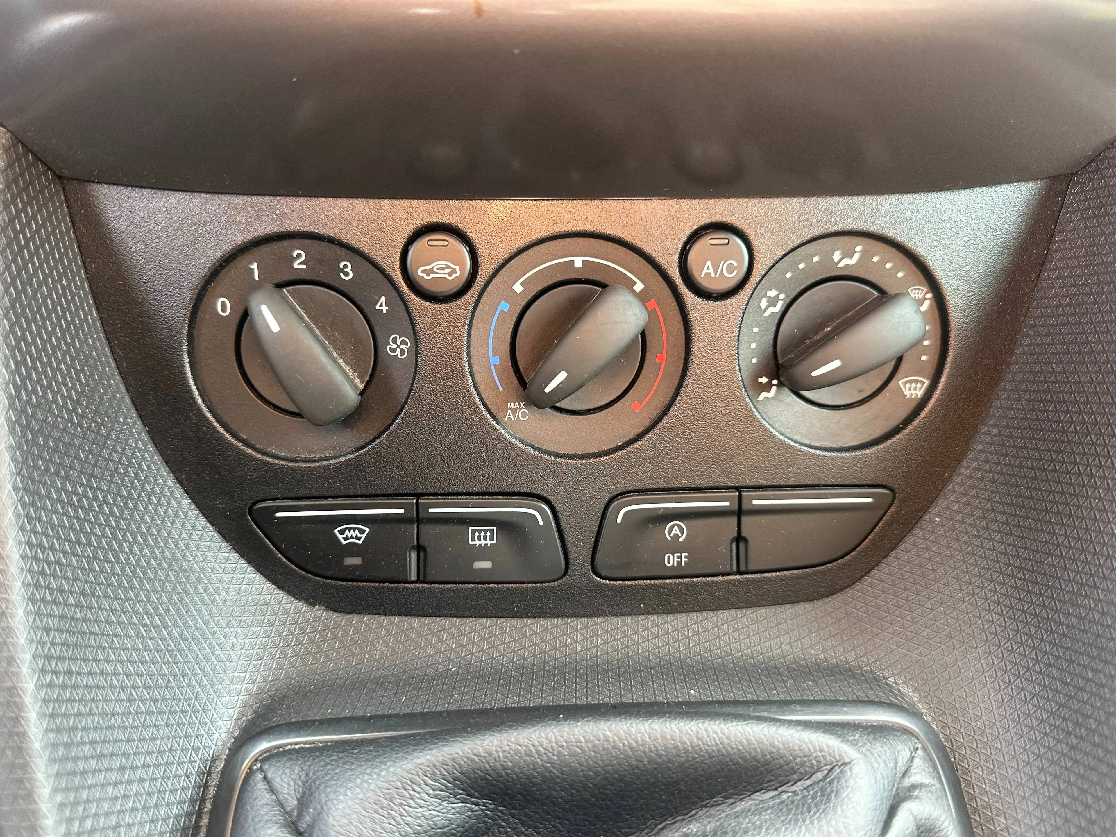 Ford Transit Connect 1.5 TDCI Kasten lang+3 SITZE+NAVI+KLIMA+PDC+KAMERA+ — photo 8