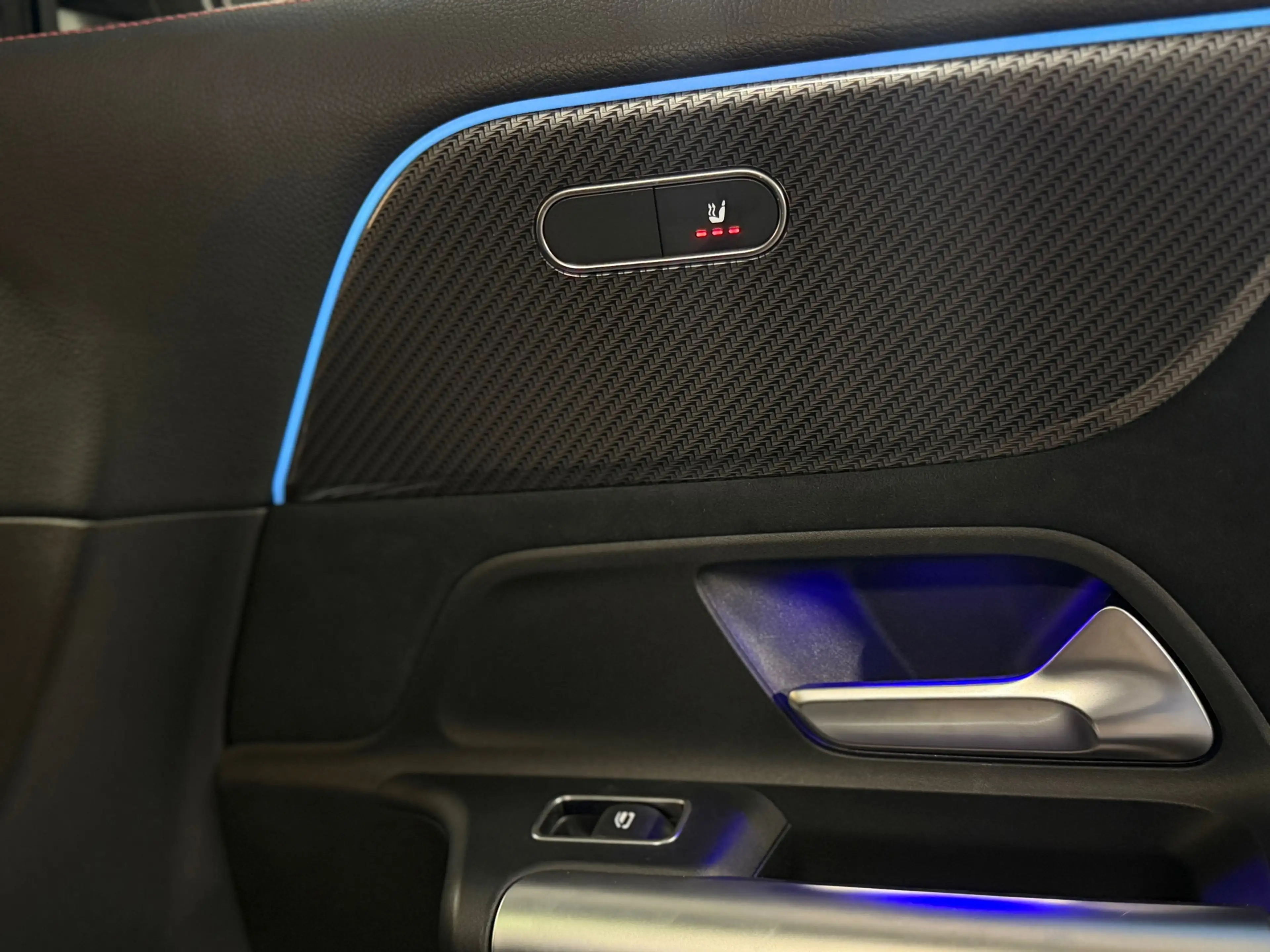 Mercedes-Benz GLA 200 AMG Line PANO|KEYLESSS|DODEHOEK|CARPLAY|CAMERA|SFE — photo 12