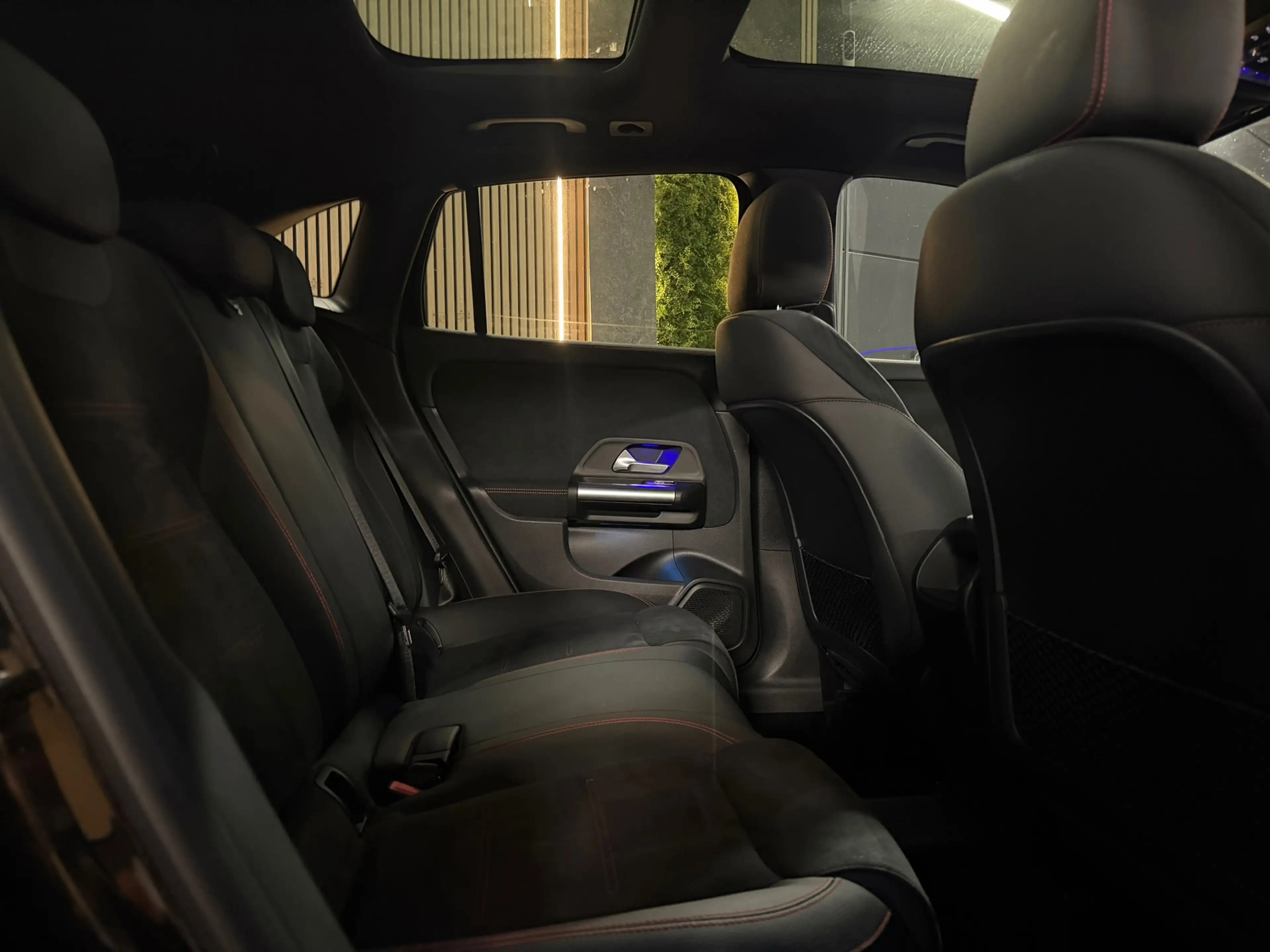 Mercedes-Benz GLA 200 AMG Line PANO|KEYLESSS|DODEHOEK|CARPLAY|CAMERA|SFE — photo 11